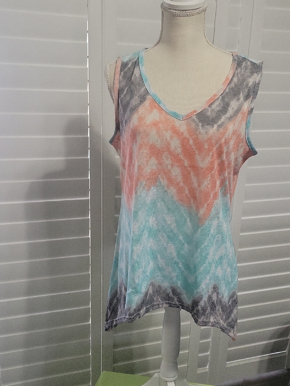 NWOT - Cyrus Sleeveless Tie-Dye V-Neck Tank in Coral, Aqua & Gray